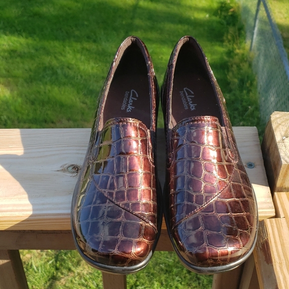 Clark's Bendable Brown Crocodile Loafers - Picture 2 of 5